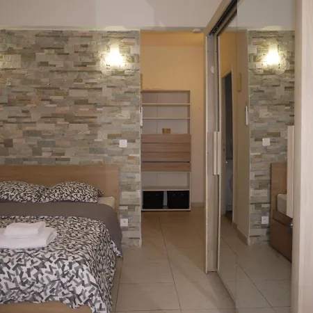 - A Modern Flat In 아파트 니스