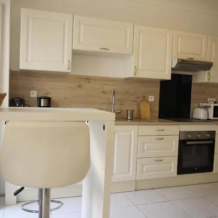 - A Modern Flat In 니스