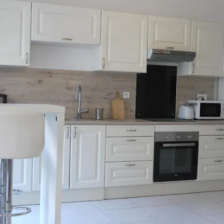 Apartman - A Modern Flat In