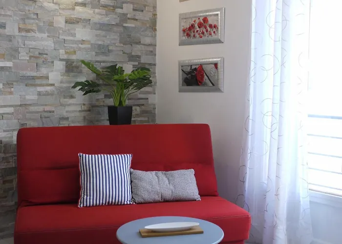 - A Modern Flat In Appartement *