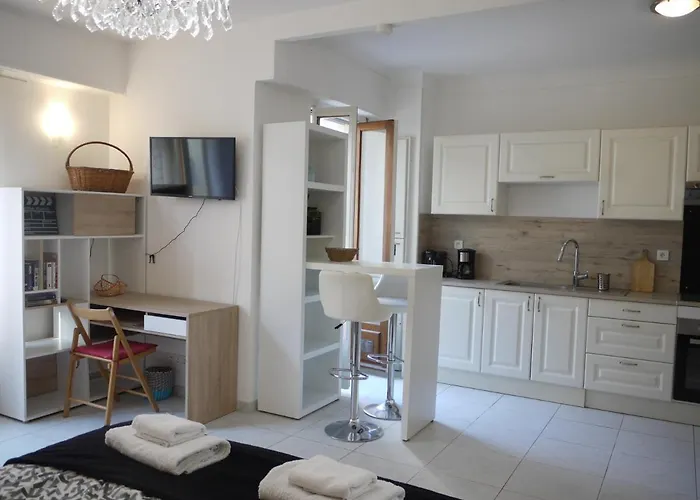 - A Modern Flat In * Nice
